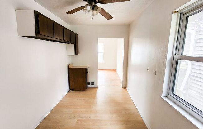 3 beds, 1 bath, $1,000, Unit Unit 2