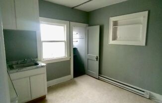 1 bed, 1 bath, $700, Unit Lower