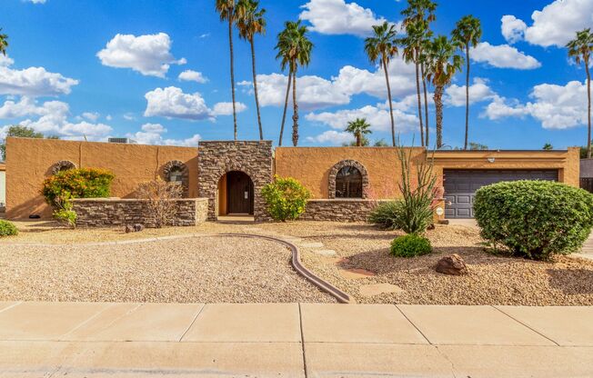 Beautiful 4 bed 2 bath in the heart of North Scottsdale!