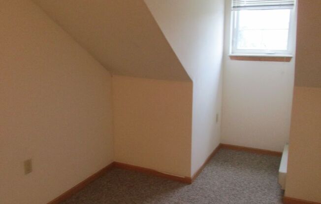3 beds, 2 baths, $3,600, Unit CV 118-J