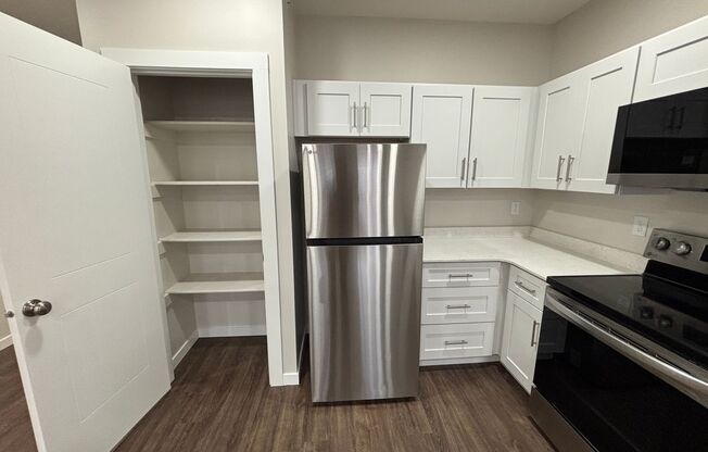 Studio, 1 bath, 660 sqft, $1,495, Unit 422 - S857