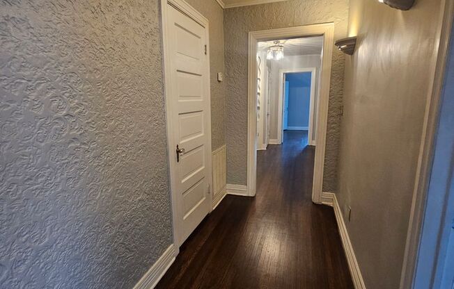 2 beds, 1 bath, 1,200 sqft, $1,250, Unit 1115 S Gary Pl