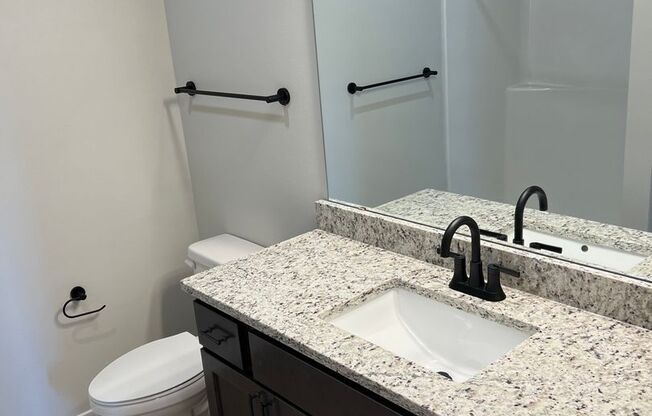 2 beds, 2 baths, 876 sqft, $1,415, Unit 500-304