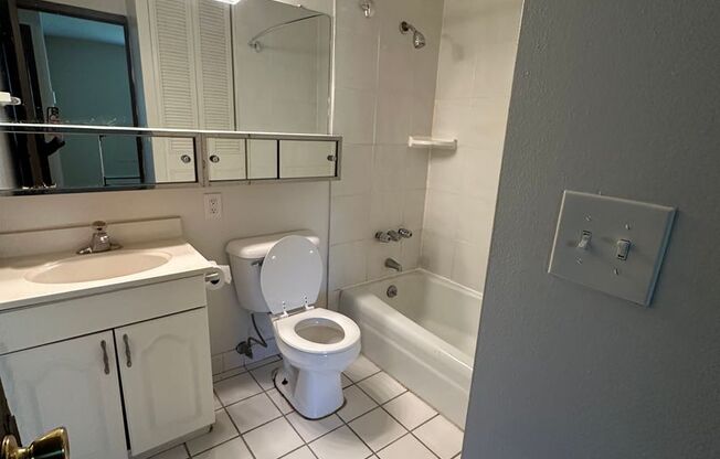 2 beds, 1 bath, $1,375, Unit 307