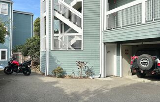 2 beds, 1 bath, $2,425