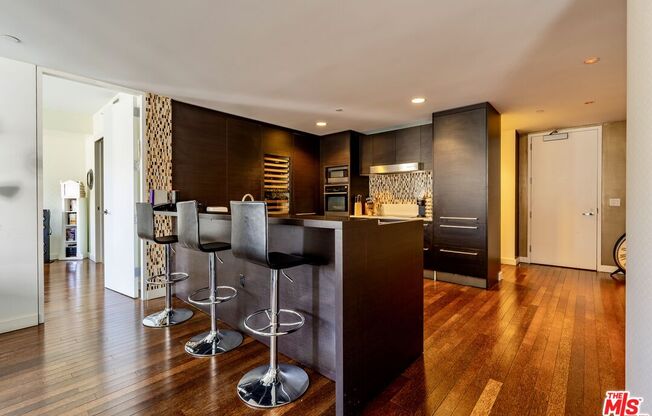 2 beds, 3 baths, 1,600 sqft, $6,800, Unit 9I