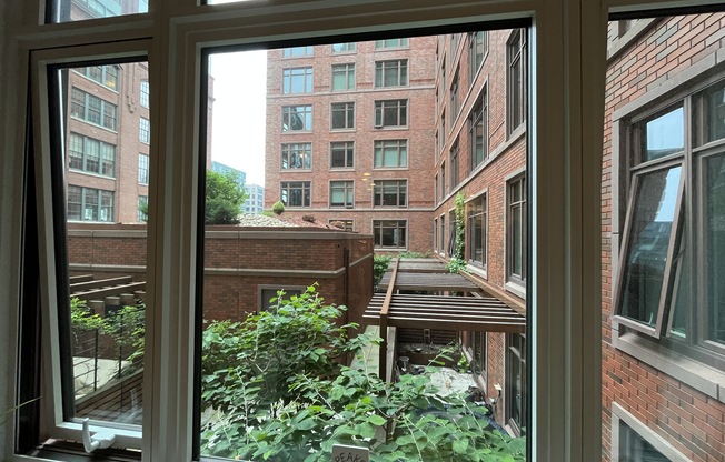 1 bed, 1 bath, $3,500, Unit 4L