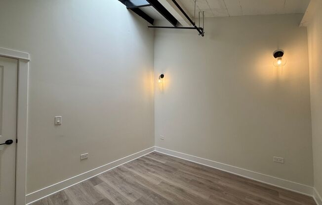 2 beds, 2 baths, 1,000 sqft, $3,985, Unit 211