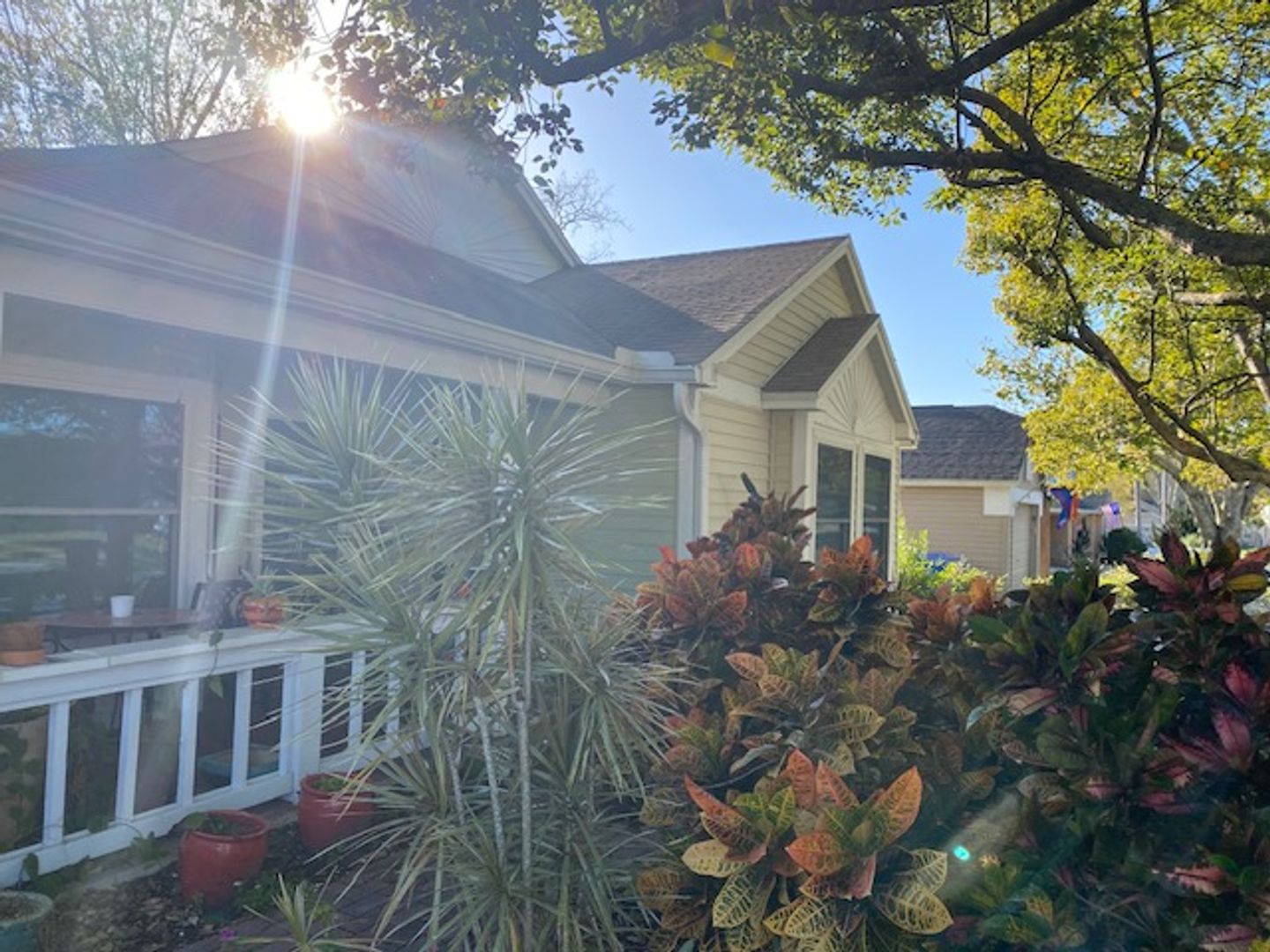 Florida living at its finest with the 3 bedroom 2 bath home!