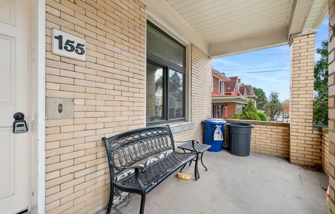 4 bedroom 2 bath in Mt Washington! Available now!