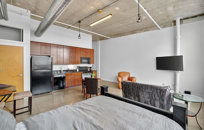 Studio, 1 bath, 610 sqft, $1,345, Unit 110-602