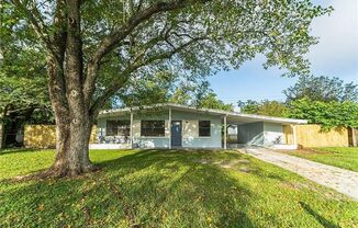 Cozy Remodeled 3/2 in North Orlando! Available Jan. 2025!