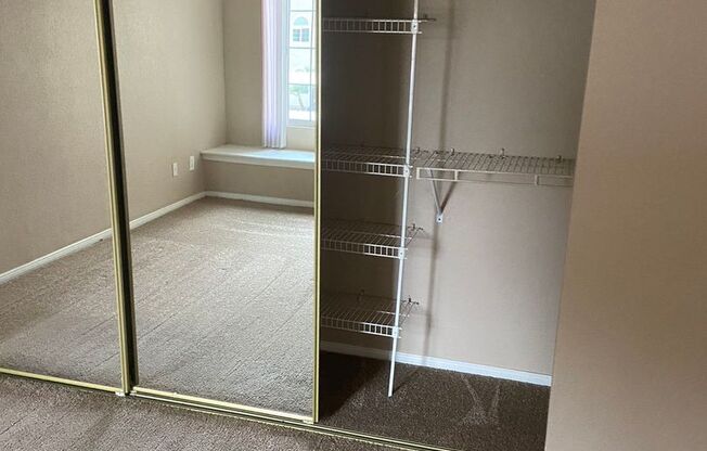 3 beds, 2 baths, $1,500, Unit # 2044