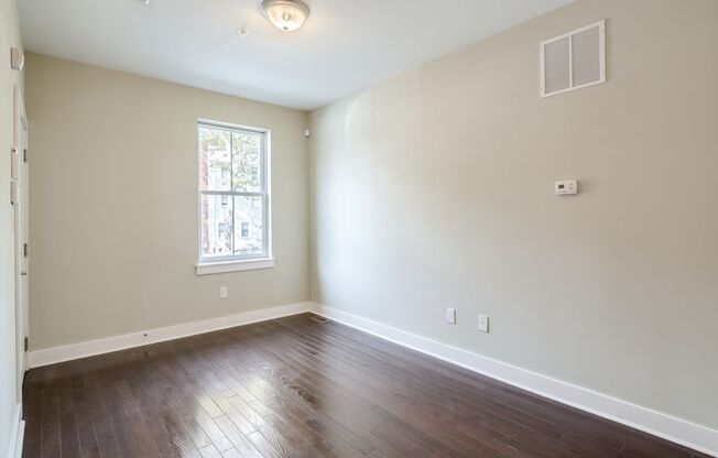 2 beds, 1.5 baths, 774 sqft, $1,595, Unit 3A