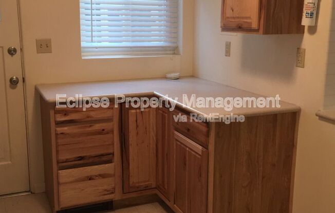 2 beds, 1.5 baths, 1,260 sqft, $1,300