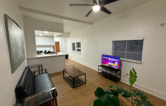 304 E 4 ST