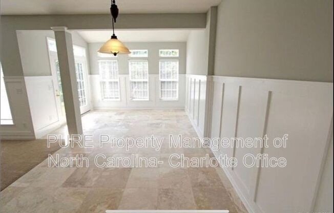 6033 QUEENS WALK CT