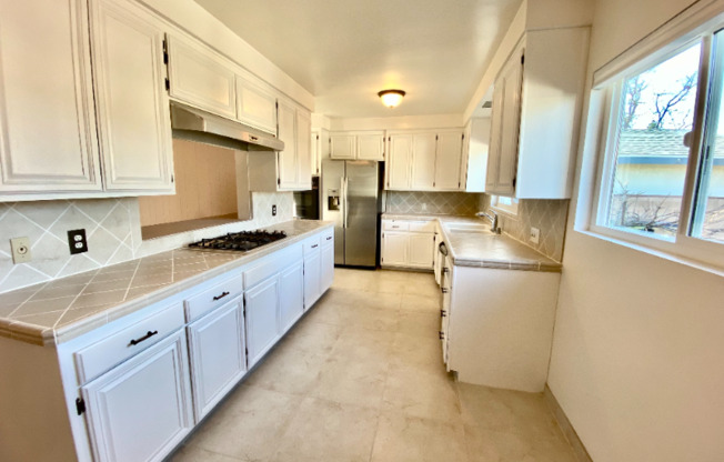 18246 SUNBURST ST