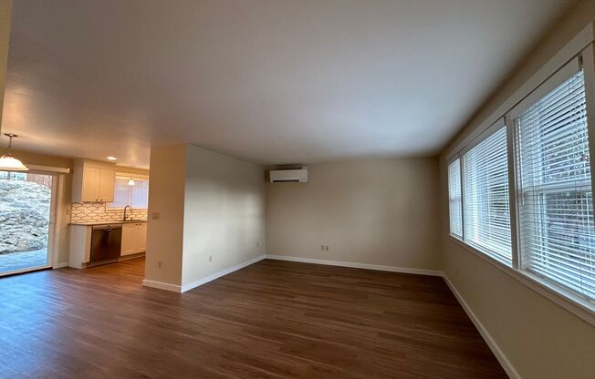 2 beds, 1 bath, $2,400, Unit PP-P928