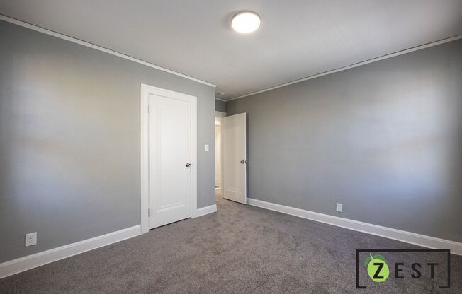 2 beds, 1 bath, 1,050 sqft, $900, Unit Upper