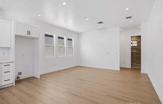 7649 MELVIN AVE