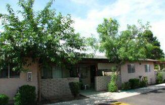 1 bed, 1 bath, 690 sqft, $915, Unit 36