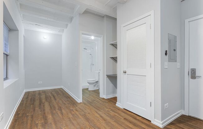 Studio, 1 bath, 204 sqft, $1,350, Unit 205