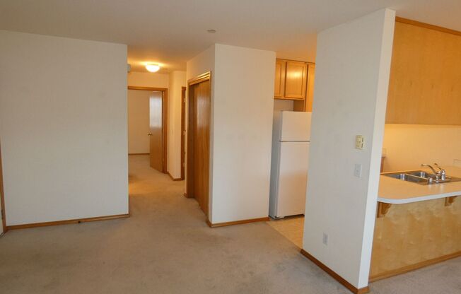 2 beds, 1 bath, $1,500, Unit Unit 12