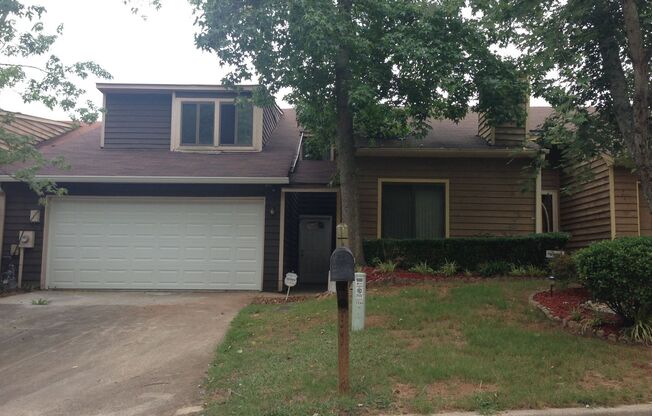 ***BACK ON THE MARKET****LIVING HERE WILL ENVY YOUR FRIENDS! LARGE 3- BEDROOM 2.5 BATH TOWNHOME