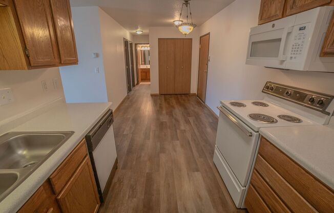2 beds, 1 bath, 815 sqft, $895, Unit 1415-304