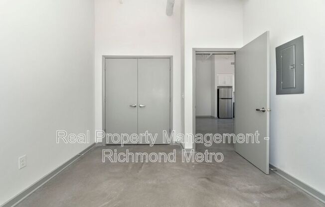 104 E 2 ST