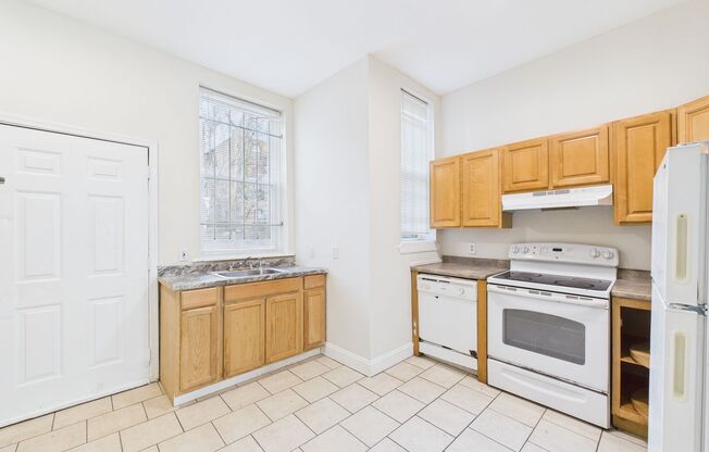 HUGE 3 BED 2 bath NEAR TEMPLE UNIVERSITY Available Now
