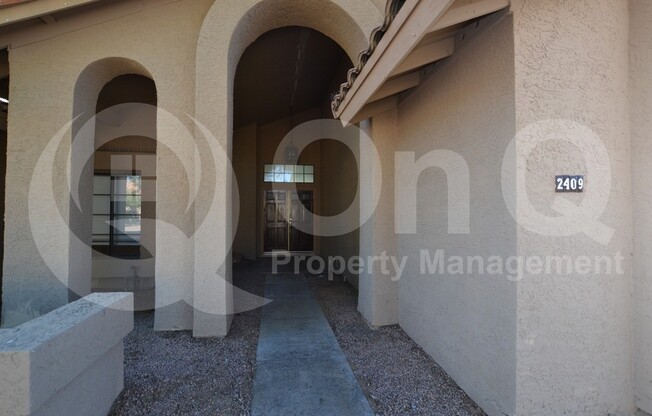 2409 W MARLBORO DR