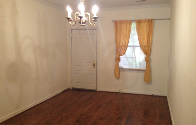 A charming one bedroom, one bath piggy-back townhouse apartment located in the heart of Dupont Circle in NW Washington DC while just a short walk to Foggy Bottom.