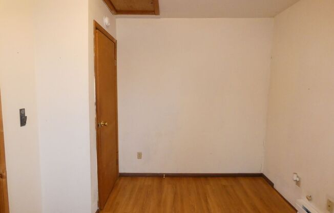 2 beds, 1 bath, $1,600