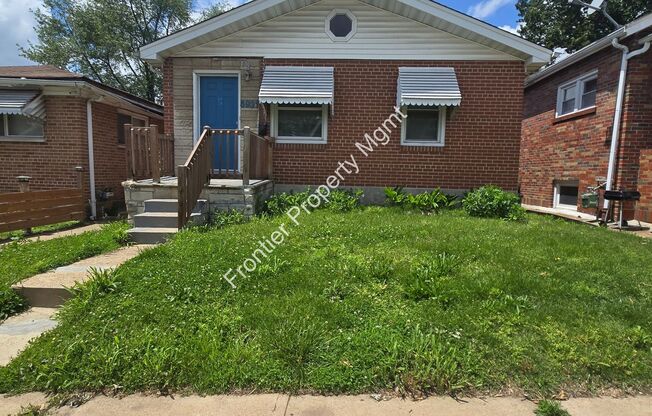Available NOW! Beautiful/Unique 2 bed 1 bath Single Family Home for Rent!!