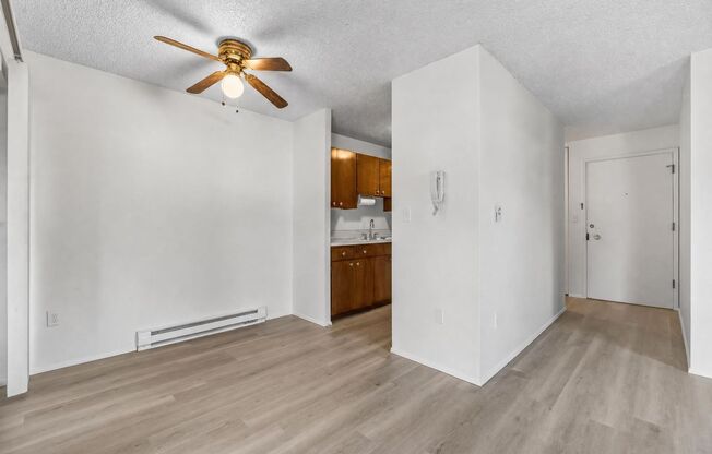 Charming 1-Bedroom Apartment in Highland Park – Freshly Updated & Conveniently Located