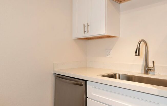 1 bed, 1 bath, 590 sqft, $1,450, Unit 208