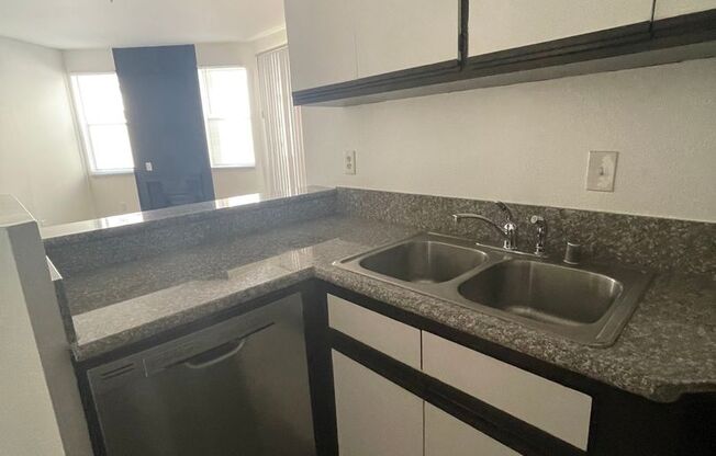 2 beds, 2 baths, 1,140 sqft, $2,562, Unit 109