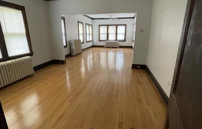 1024 E 36 ST