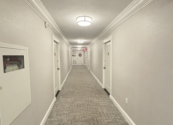 1 bed, 1 bath, 823 sqft, $3,600, Unit 7O