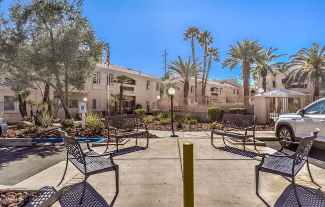 Nice 1 Bedroom Condo in Gated Southwest Community with Pool