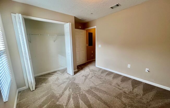 3 beds, 2 baths, $1,500, Unit # 709