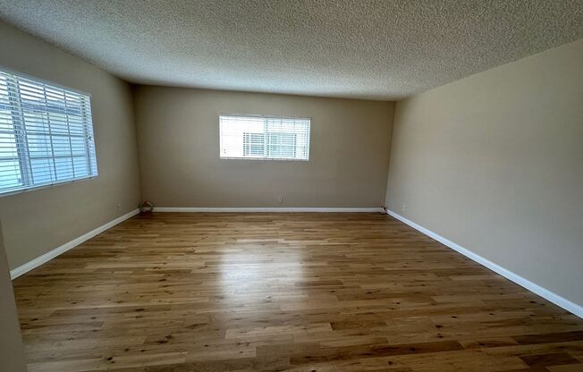 Stunning West Hills 3+2 Completely Remodeled