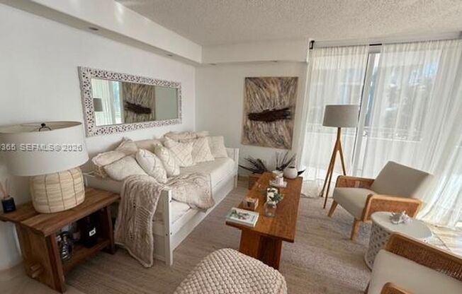 15645 Collins Ave cu-206, Sunny Isles Beach, FL 33160