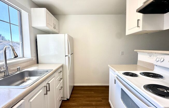 2 beds, 2 baths, 970 sqft, $1,850, Unit L201