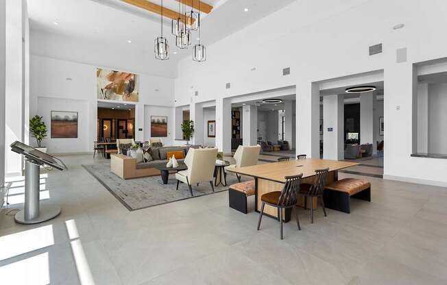 Resident clubhouse lounge - The Venue at Orange