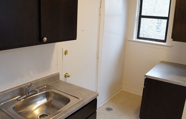 Studio, 1 bath, 381 sqft, $1,350, Unit 1532-3E