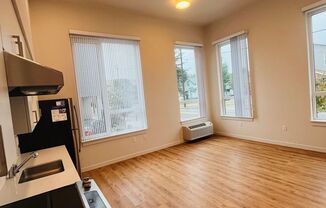 1 bed, 1 bath, 664 sqft, $1,650, Unit 110