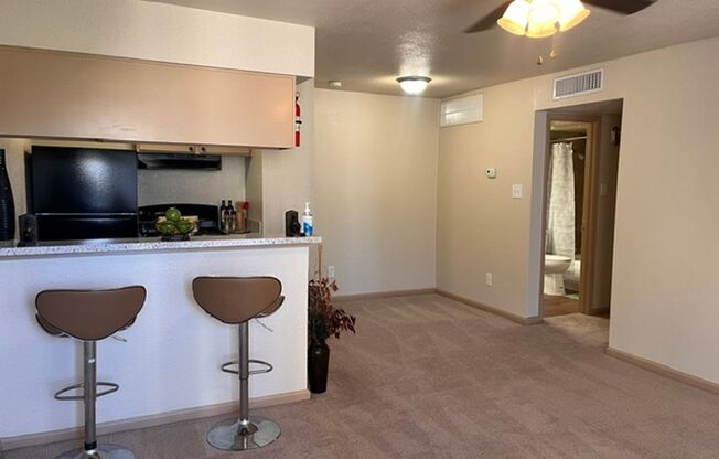 1 bed, 1 bath, 612 sqft, $880, Unit 1716